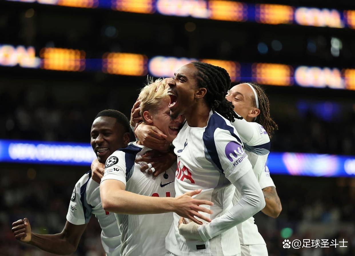  赛后欧冠传出新动向，比利亚雷亚尔再遭质疑，管理层表态：话题不断，阵容厚度经受考验